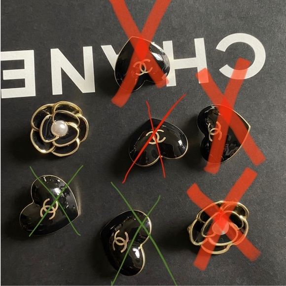 Chanel holiday Camellia - Picture 1 of 2